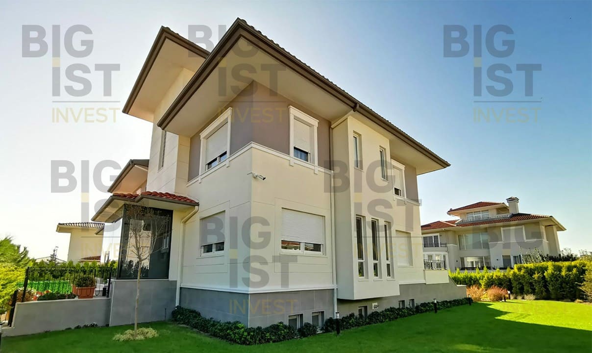 Magnificent Villa Right Next to the Marina — photo 2